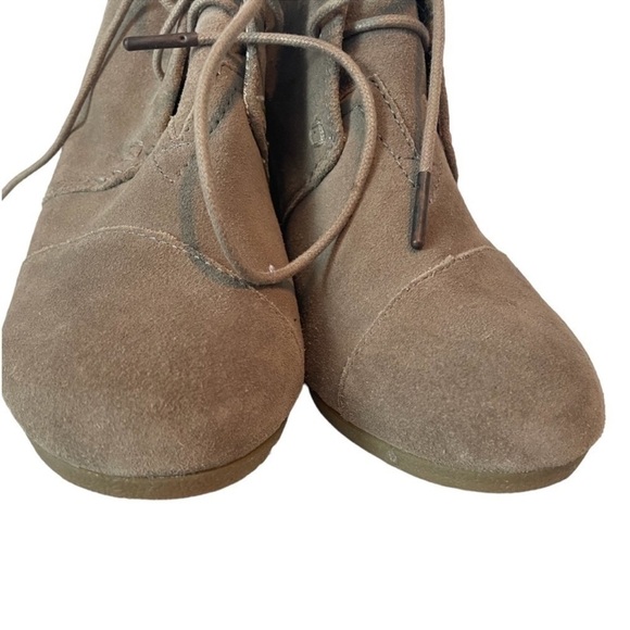 EUC TOMS Clare ankle boot in Taupe size 10 - Picture 4 of 8